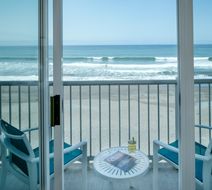 Beachfront Inn Exterior