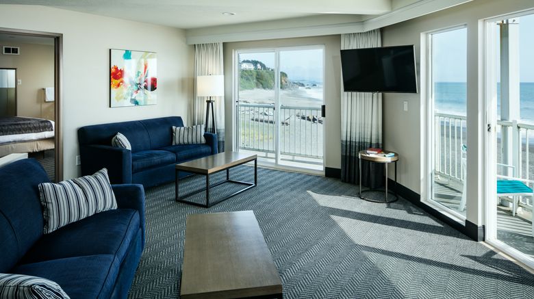 <b>Beachfront Inn Suite</b>. Images powered by <a href="https://www.leonardoworldwide.com/" title="Leonardo Worldwide" target="_blank">Leonardo</a>.