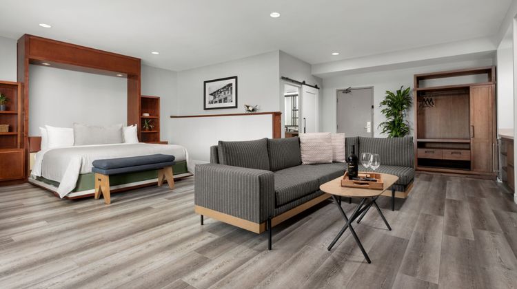 Napa Winery Inn Suite