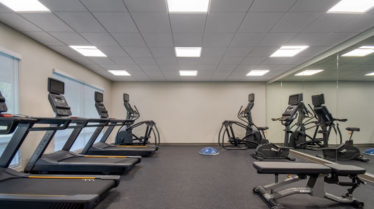 Holiday Inn Express & Suites Grand Haven Health Club
