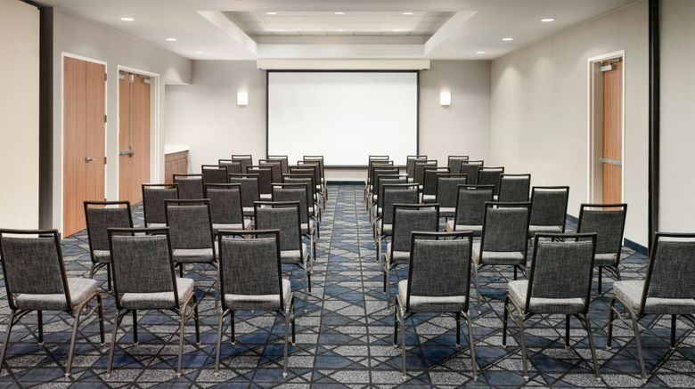 <b>Courtyard Charlotte City Center Meeting</b>. Images powered by <a href="https://www.leonardoworldwide.com/" title="Leonardo Worldwide" target="_blank">Leonardo</a>.