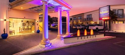 Palazzo Motel Exterior