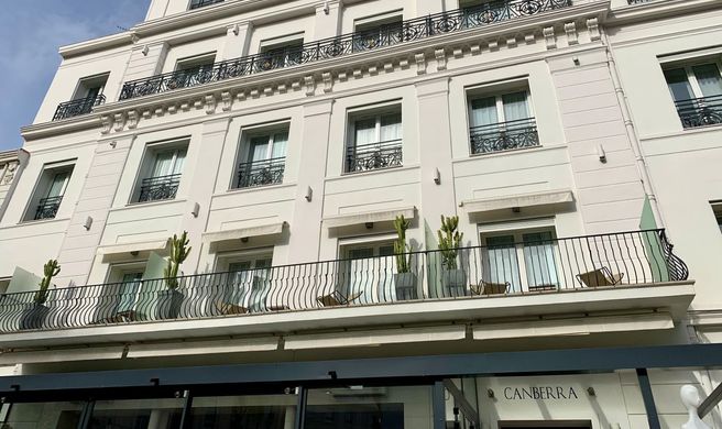 Hotel Le Canberra Exterior
