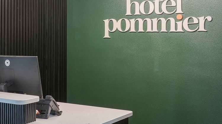 Hotel Pommier Chariton Lobby