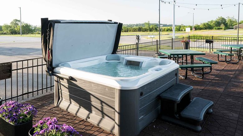 <b>Hotel Pommier Chariton Pool</b>. Images powered by <a href="https://www.leonardoworldwide.com/" title="Leonardo Worldwide" target="_blank">Leonardo</a>.