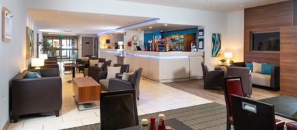 Holiday Inn Express Taunton Exterior