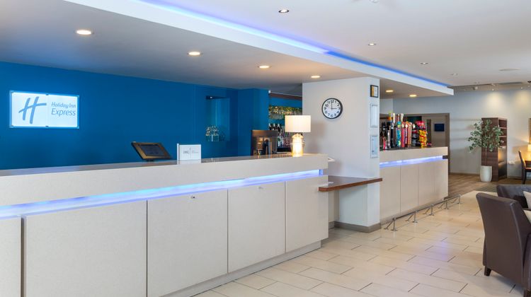Holiday Inn Express Taunton Exterior