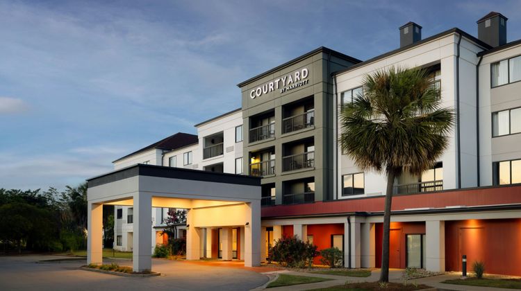 Courtyard N. Charleston Airport/Coliseum Exterior