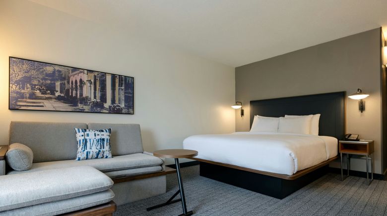 <b>Courtyard N. Charleston Airport/Coliseum Room</b>. Images powered by <a href="https://www.leonardoworldwide.com/" title="Leonardo Worldwide" target="_blank">Leonardo</a>.