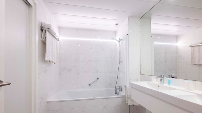 <b>Hotel La Residence Room</b>. Images powered by <a href="https://www.leonardoworldwide.com/" title="Leonardo Worldwide" target="_blank">Leonardo</a>.