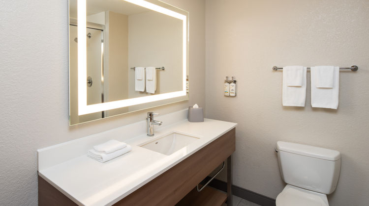 Holiday Inn Exp Miami Arpt Blue Lagoon Room