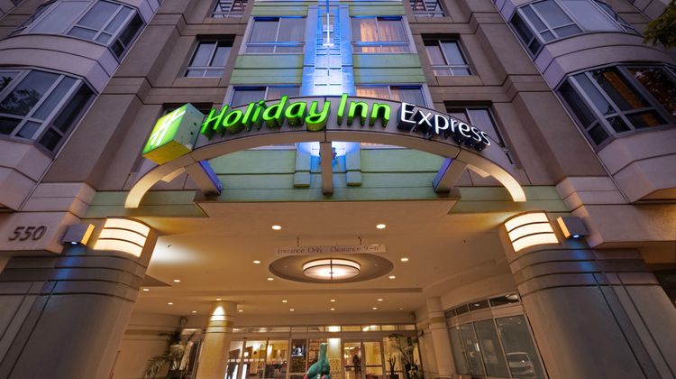 Holiday Inn Express Fisherman's Wharf Exterior