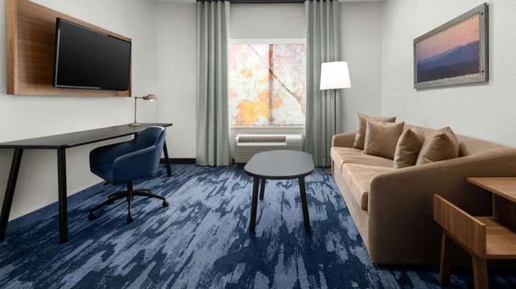 Fairfield Inn and Suites Norco Suite