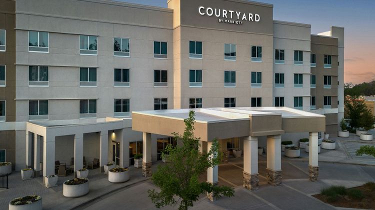 Courtyard Atlanta Kennesaw Exterior