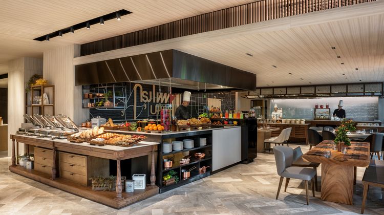 DoubleTree by Hilton Bangkok Ploenchit Restaurant
