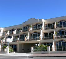 Beach Front Motel Exterior