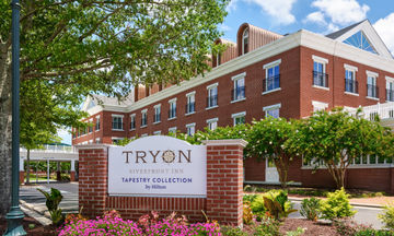 Tryon Riverfront Inn Tapestry