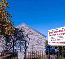 298 Westside Motor Lodge Exterior