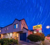 298 Westside Motor Lodge Exterior