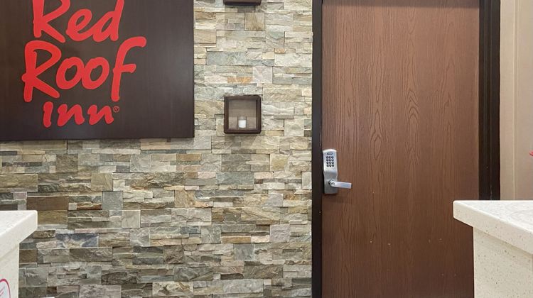 Red Roof Inn Pittsburgh - McKnight Rd Lobby