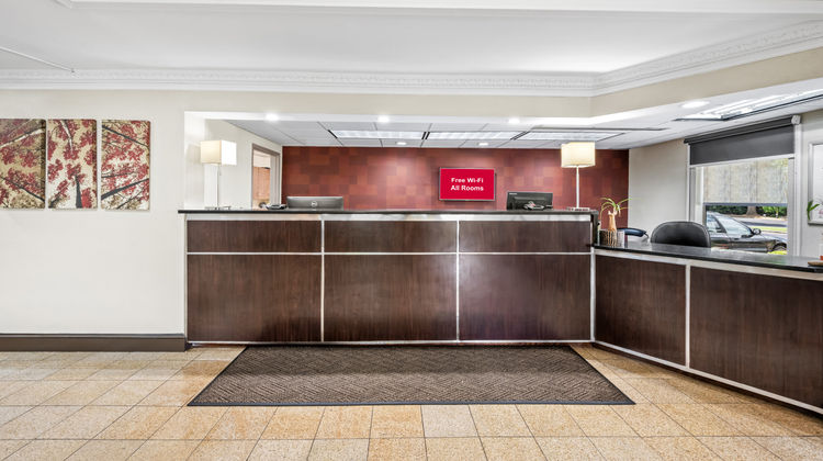 Red Roof PLUS+ Henderson Lobby