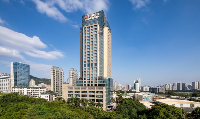 Hilton Garden Inn Xiamen Bailuzhou Park Exterior