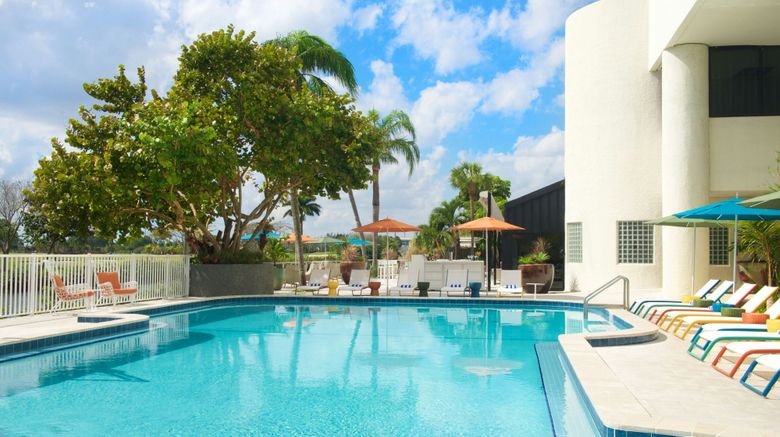 <b>Sheraton Miami Airport & Exec Mtg Center Pool</b>. Images powered by <a href="https://www.leonardoworldwide.com/" title="Leonardo Worldwide" target="_blank">Leonardo</a>.