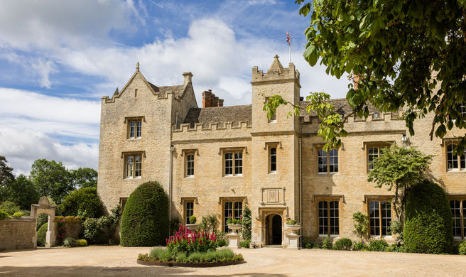 The Manor at Weston-on-the-Green Exterior