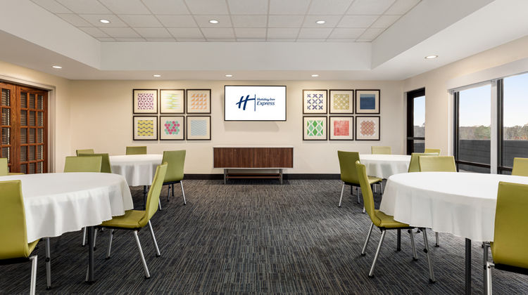 Holiday Inn Express Lexington NW Meeting