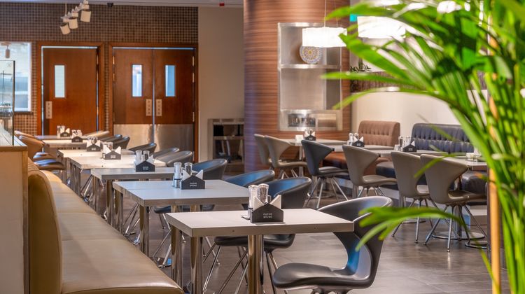 Premier Inn Abu Dhabi Intl Airport Hotel Restaurant