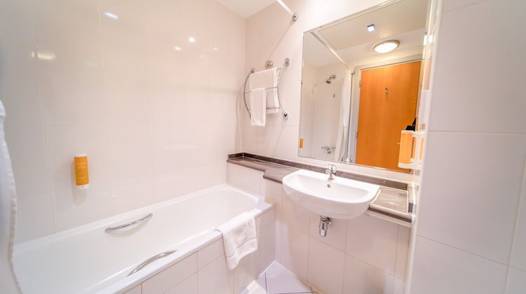 Premier Inn Abu Dhabi Intl Airport Hotel Room