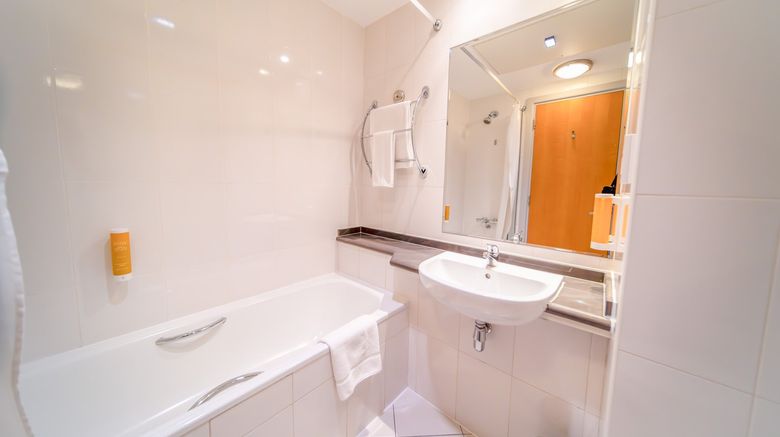 <b>Premier Inn Abu Dhabi Intl Airport Hotel Room</b>. Images powered by <a href="https://www.leonardoworldwide.com/" title="Leonardo Worldwide" target="_blank">Leonardo</a>.