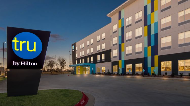 Tru by Hilton Rogers Bentonville Exterior