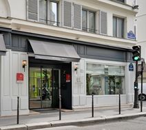 Holiday Inn Paris Elysees Exterior