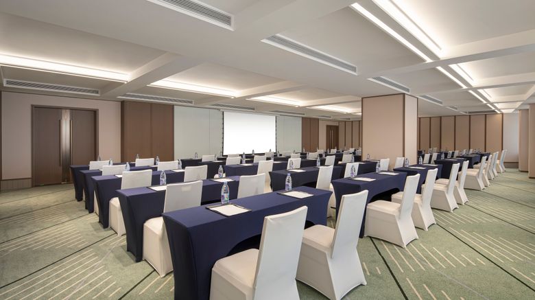 <b>Hilton Garden Inn Urumqi Station Meeting</b>. Images powered by <a href="https://www.leonardoworldwide.com/" title="Leonardo Worldwide" target="_blank">Leonardo</a>.