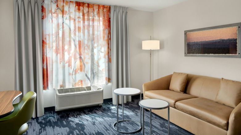 <b>Fairfield Inn & Suites Cincinnati Uptown Room</b>. Images powered by <a href="https://www.leonardoworldwide.com/" title="Leonardo Worldwide" target="_blank">Leonardo</a>.