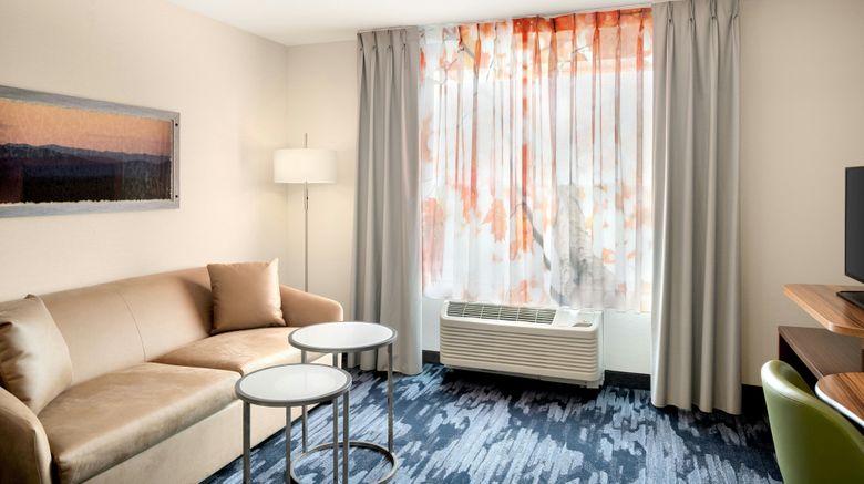 <b>Fairfield Inn & Suites Cincinnati Uptown Room</b>. Images powered by <a href="https://www.leonardoworldwide.com/" title="Leonardo Worldwide" target="_blank">Leonardo</a>.