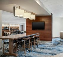 Fairfield Inn & Suites Cincinnati Uptown Lobby