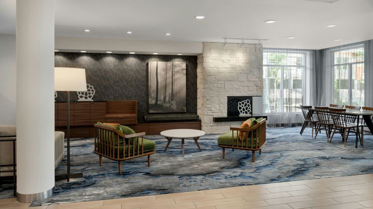 Fairfield Inn & Suites Cincinnati Uptown Lobby