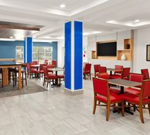 The Holiday Inn Express & Suites Chicago Exterior