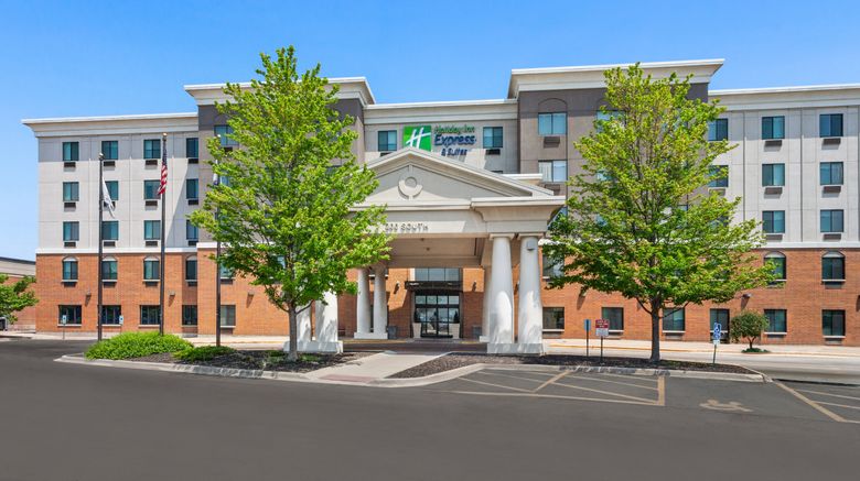 <b>The Holiday Inn Express & Suites Chicago Exterior</b>. Images powered by <a href="https://www.leonardoworldwide.com/" title="Leonardo Worldwide" target="_blank">Leonardo</a>.
