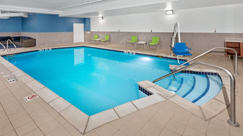 <b>The Holiday Inn Express & Suites Chicago Pool</b>. Images powered by <a href="https://www.leonardoworldwide.com/" title="Leonardo Worldwide" target="_blank">Leonardo</a>.