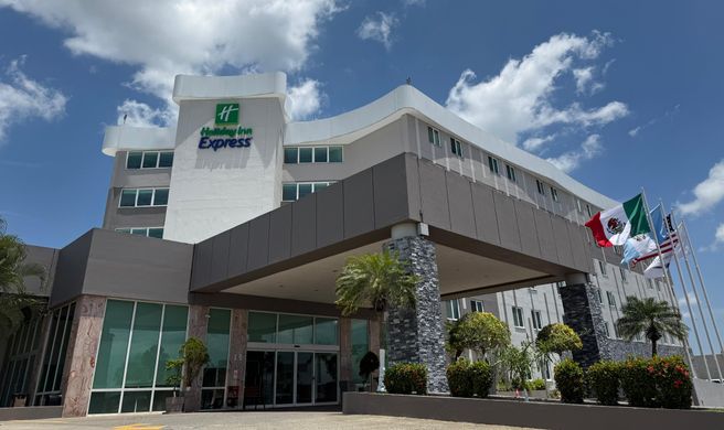 Holiday Inn Express Exterior