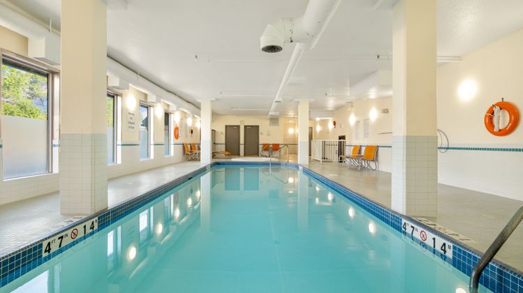 Holiday Inn Conference Centre Pool