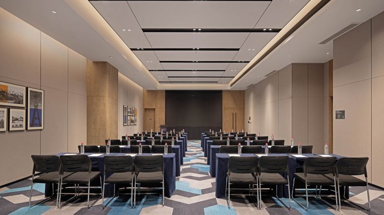 <b>Hampton Inn Urumqi Railway Station Meeting</b>. Images powered by <a href="https://www.leonardoworldwide.com/" title="Leonardo Worldwide" target="_blank">Leonardo</a>.