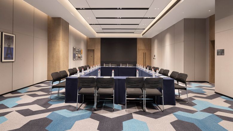 <b>Hampton Inn Urumqi Railway Station Meeting</b>. Images powered by <a href="https://www.leonardoworldwide.com/" title="Leonardo Worldwide" target="_blank">Leonardo</a>.