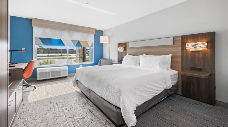 <b>Holiday Inn Express & Suites Marinette Room</b>. Images powered by <a href="https://www.leonardoworldwide.com/" title="Leonardo Worldwide" target="_blank">Leonardo</a>.