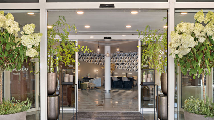 Leonardo Hotel Mainz Exterior