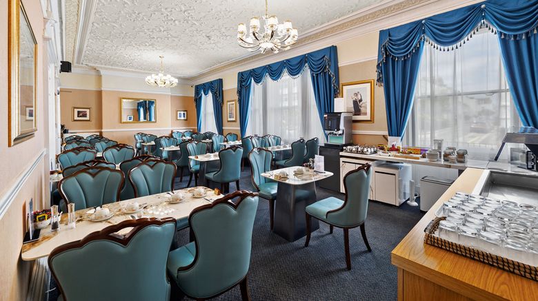 <b>Drake Hotel Restaurant</b>. Images powered by <a href="https://www.leonardoworldwide.com/" title="Leonardo Worldwide" target="_blank">Leonardo</a>.