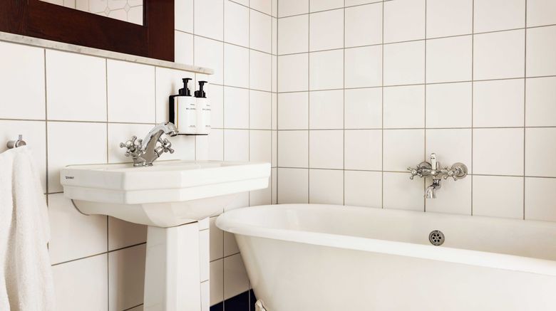 <b>Hotel J, a Member of Design Hotels Suite</b>. Images powered by <a href="https://www.leonardoworldwide.com/" title="Leonardo Worldwide" target="_blank">Leonardo</a>.